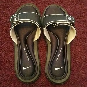 Nike slips